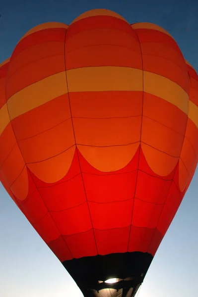 Bright Orange Hot Air Balloon Sunset — Zdjęcie stockowe