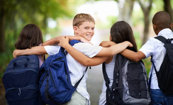 They love school. Cropped shot of elementary school kids. — Stock Photo, Image