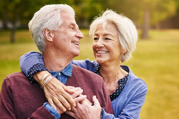 Making time for romance during their retirement — Stock Photo, Image
