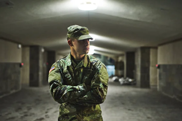 Soldaten spüren den Angriff, bevor er kommt — Stockfoto