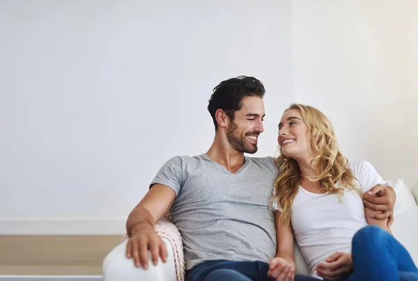 Tomando tiempo para reconectarse en pareja — Foto de Stock