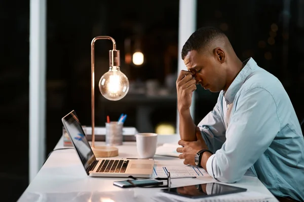 Ik moet op vakantie na het halen van deze deadline — Stockfoto