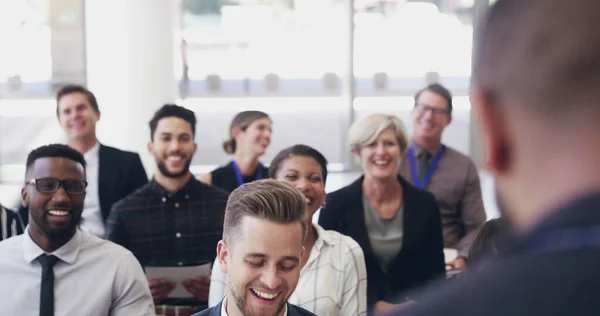 Er is altijd iets nieuws te leren van de experts uit de industrie — Stockfoto