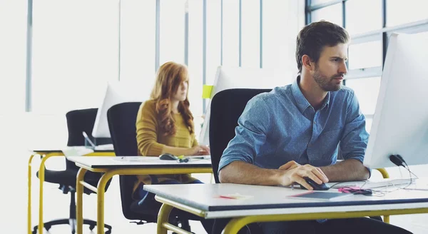 La dedicación es el primer paso hacia el éxito — Foto de Stock