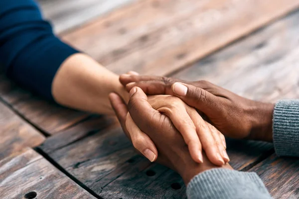 I find comfort in being with you. Cropped shot of two unrecognizable people holding hands. — Stock Photo, Image