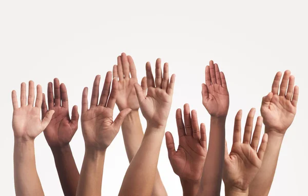 Laat je handen het woord doen. Gehakt schot van onherkenbare mensenhanden. — Stockfoto