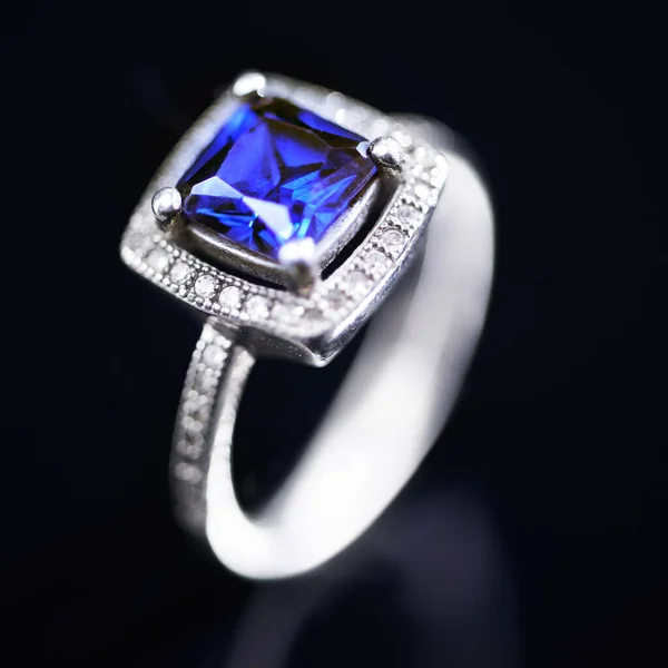 Make her feel special...with this. Studio shot of a beautiful ring. — Stock Photo, Image