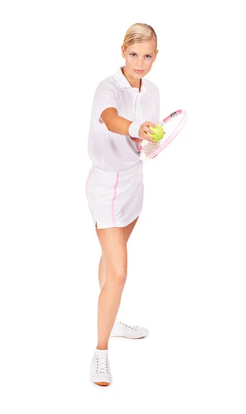 Ready to ace her opponent. Full length portrait of an attractive young woman getting ready to serve. — Stock Photo, Image