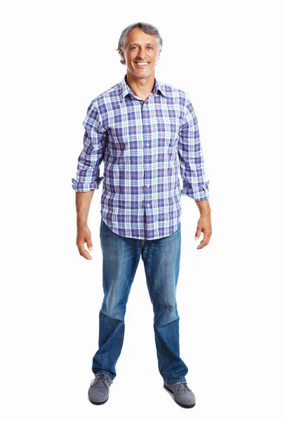 Hombre de negocios vestido casual sonriendo. Longitud completa de hombre de negocios vestido casualmente sonriendo sobre fondo blanco. —  Fotos de Stock