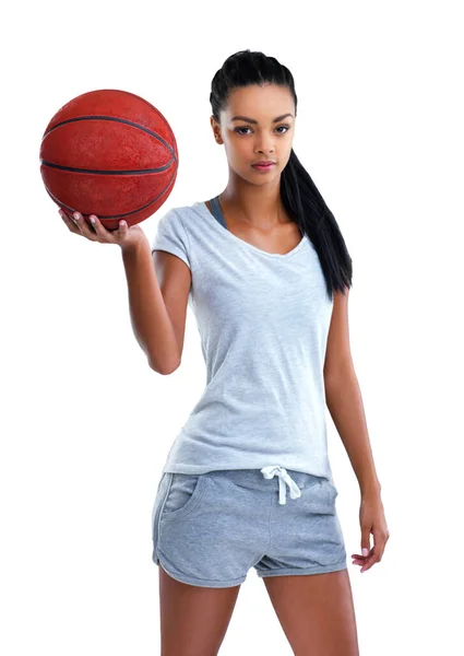Piłka w grze. Portret kobiety koszykarki odizolowanej na biało. — Zdjęcie stockowe