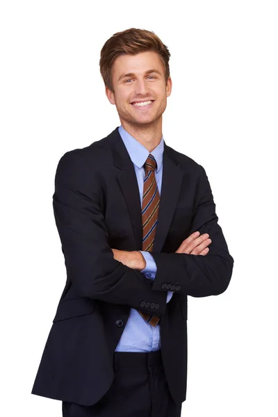 Confianza y felicidad en el lugar de trabajo. Retrato de un joven ejecutivo feliz con los brazos cruzados. — Foto de Stock