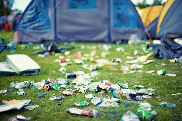 Effekterna av en festival. Skott av skräp på en festival. — Stockfoto