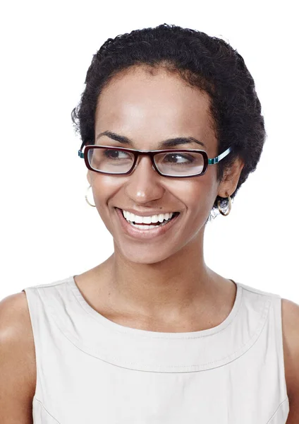 Ela tem um sorriso vencedor. Estúdio tiro de uma mulher confiante posando contra um fundo branco. — Fotografia de Stock