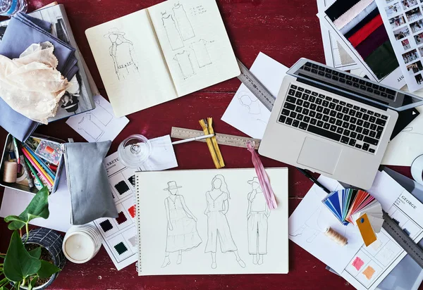 La vie d'un créateur de mode. Plan grand angle d'un bureau de créateurs de mode. — Photo