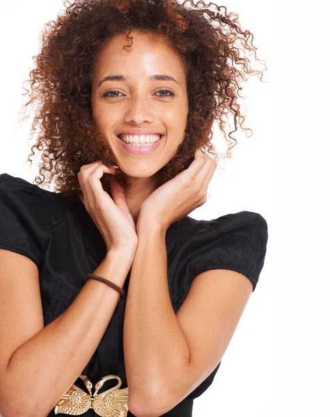 Mostrando mi hermosa sonrisa. Retrato de cerca de una joven sonriendo mientras está aislada en blanco. — Foto de Stock