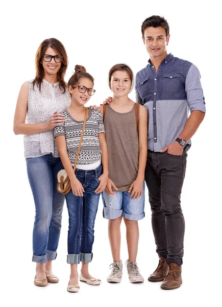 Йди в стегно або йди додому. Студійний знімок модної молодої сім'ї на білому тлі . — стокове фото