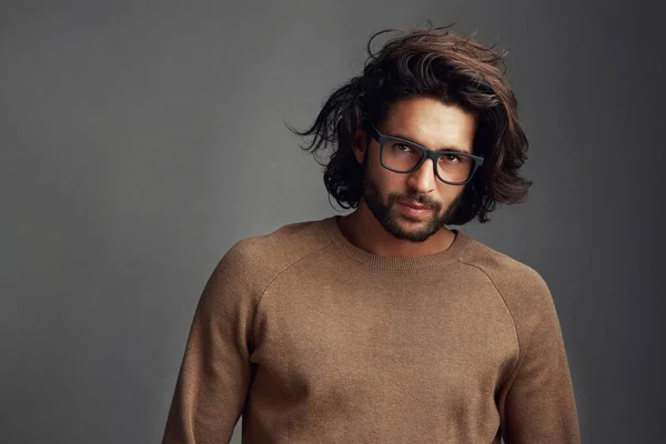 Put your life in focus. Studio shot of a handsome young man posing against a gray background. — Stock Photo, Image