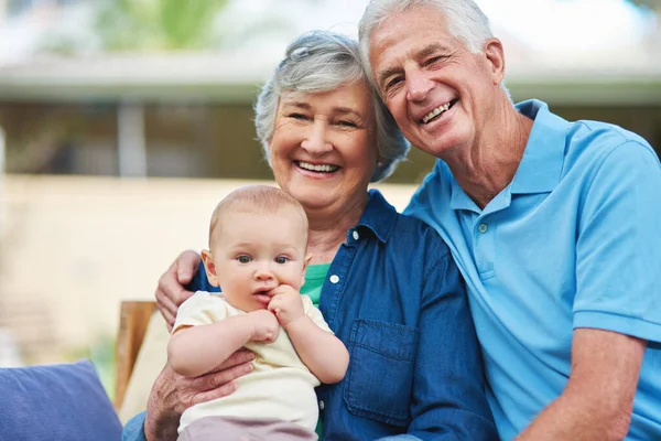 Grandsons make life special. Cropped shot of a senior couple spending time with their grandson. —  Fotos de Stock