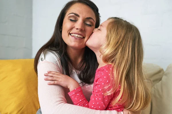 Mommy, youre just the best. Cropped shot of a mother and her young daughter. — Stock Photo, Image