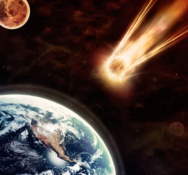 Przepowiednia o krwawym księżycu. Chłodny obraz meteorytu chwilę przed uderzeniem w ziemię. — Zdjęcie stockowe