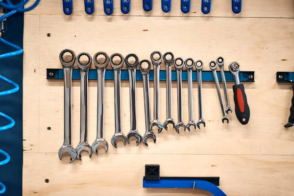 Jen čekám na opravu. Shot of tools in a workshop. — Stock fotografie