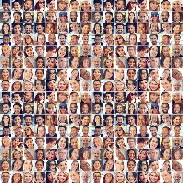 Mosolyogj a világ körül. Összetett kép egy nagy csoport különböző emberek mosolygó. — Stock Fotó