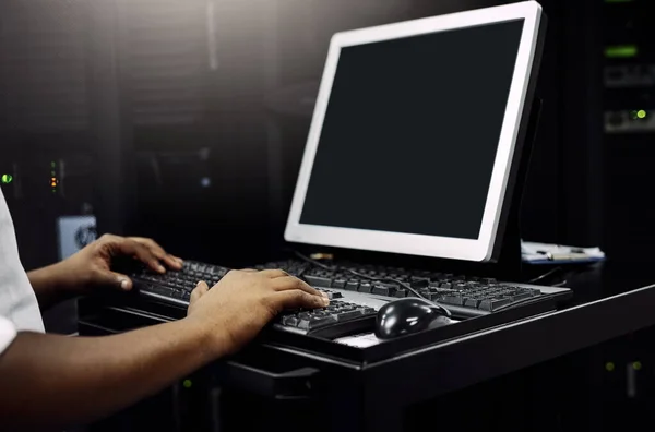 Cropped Shot Unrecognizable Technician Using Computer While Working Data Center — Stock Photo, Image