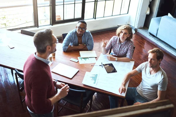 Tiro Uma Equipe Negócios Criativa Que Tem Uma Reunião Discutir — Fotografia de Stock