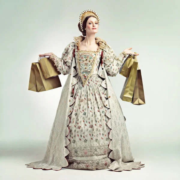 Wspaniała Wiktoriańska Królowa Trzymająca Paczki — Zdjęcie stockowe