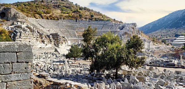 Древний Город Руины Эфеса Турции Окружении Природы Популярная Туристическая Достопримечательность — стоковое фото