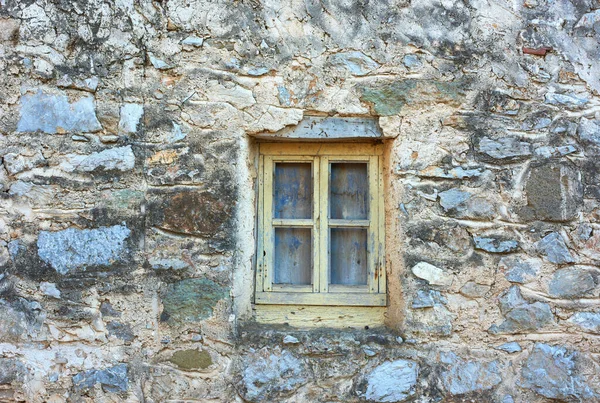 Деревянное Окно Старой Грубой Каменной Стене Фермерского Дома Древнего Дома — стоковое фото