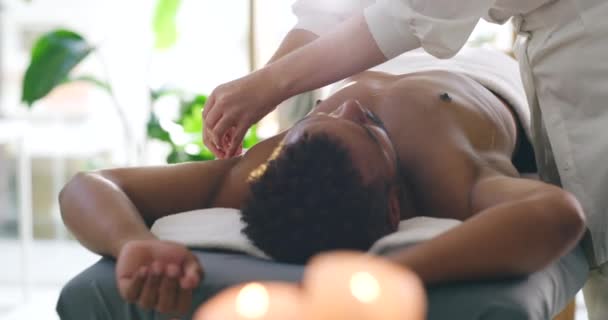 Massaggiatrice Posizionare Ago Agopuntura Sotto Ascella Cliente Rilasciare Tensione Muscolare — Video Stock