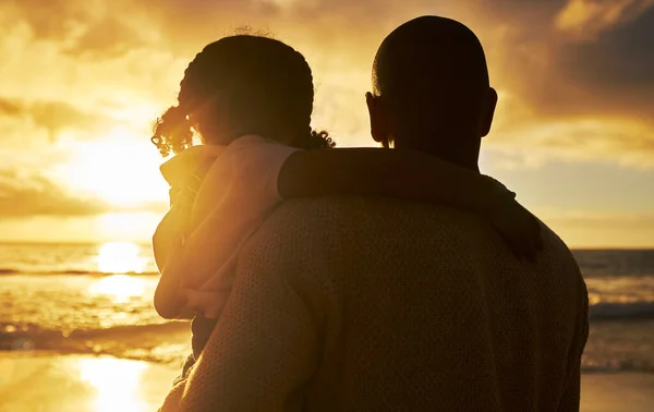 Σιλουέτα Ενός Στοργικού Πατέρα Και Κόρης Βλέπουν Θέα Ηλιοβασίλεμα Οικογένεια — Φωτογραφία Αρχείου