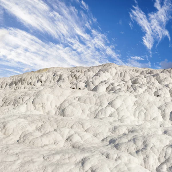 Naturskön Utsikt Över Travertinska Terrasser Pamukkale Turkiet Kristalliserade Kalciumformationer Som — Stockfoto