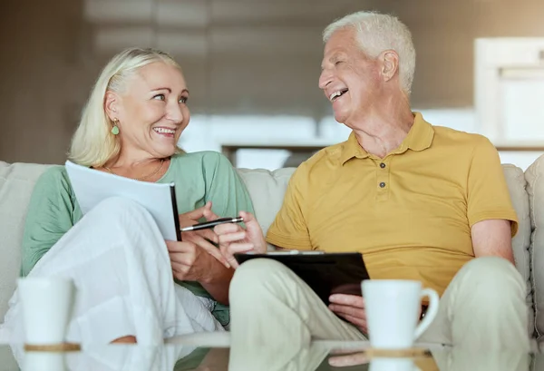 Happy Elderly Couple Checking Finance Planning Retirement Senior Caucasian Man — Fotografia de Stock