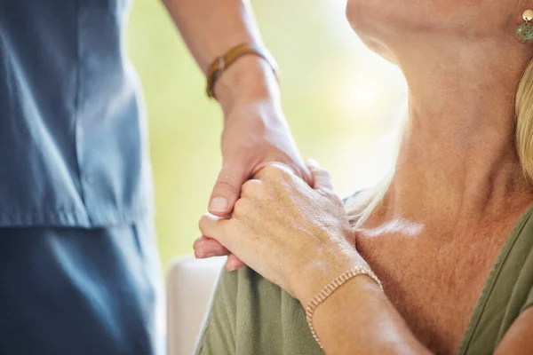 Closeup Unrecognizable Doctor Offering Patient Support Recovery Loving Unknown Doctor — Stock Photo, Image