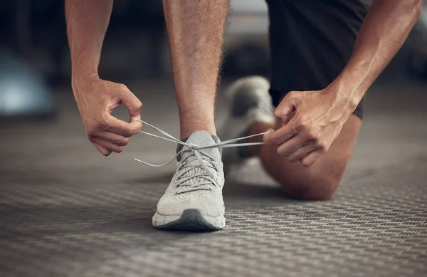 Closeup Athlete Tying His Shoelaces Gym Hands Fit Man Getting — 스톡 사진