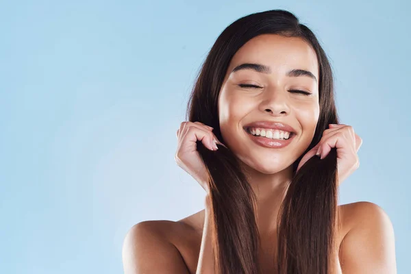 One Beautiful Young Hispanic Woman Touching Her Sleek Silky Healthy — Foto Stock