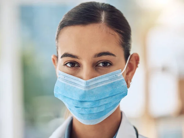 Young Female Mixed Race Nurse Wearing Mask Protect Herself Covid — Fotografia de Stock