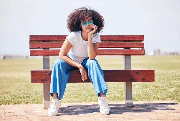 Cool Young Hispanic Woman Wearing Sunglasses Sitting Park Bench Carefree — Foto Stock