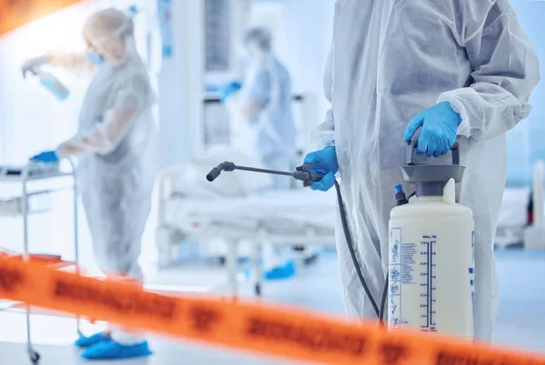 Biólogo Prestes Higienizar Quarto Hospital Para Covid Mão Cientista Segurando — Fotografia de Stock