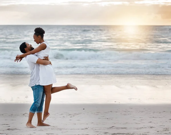 Fullbody Happy African American Couple Spending Day Sea Together Content — Stock Photo, Image