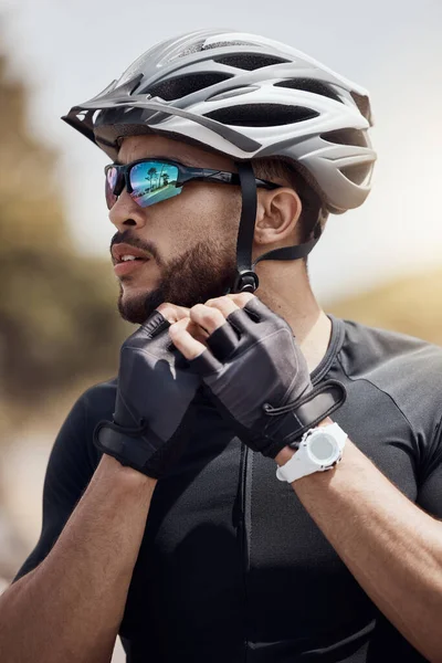 Closeup Male Cyclist Wearing Glasses Gloves While Tying Removing His — ストック写真