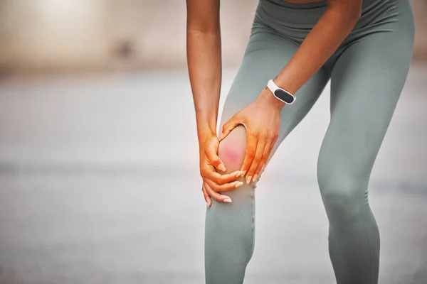 Closeup Unrecognizable Athlete Suffering Injury Knee Woman Feeling Pain Stiffness — 스톡 사진