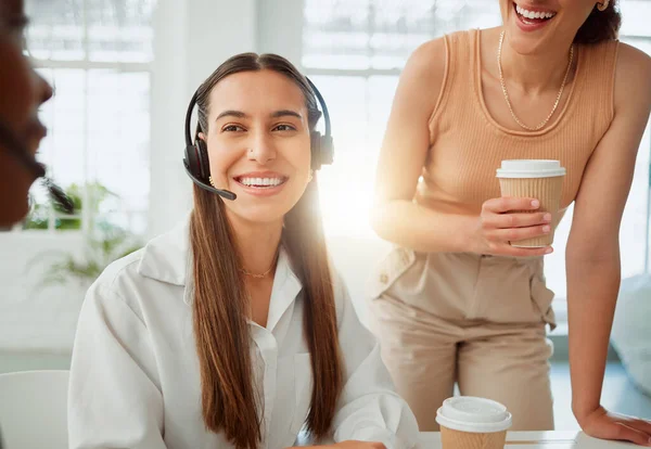 Group Confident Call Centre Telemarketing Agents Operators Having Discussion Together — Stock Photo, Image