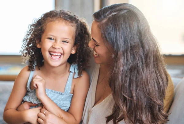 Loving Mixed Race Mother Tickling Playing Her Adorable Daughter Laugh — ストック写真