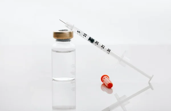 Closeup Shot Vial Medicine Needle Empty Studio — Stockfoto