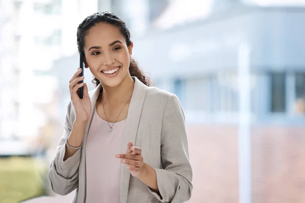 Business Woman Talking Her Phone Female Entrepreneur Making Call Her — Stockfoto