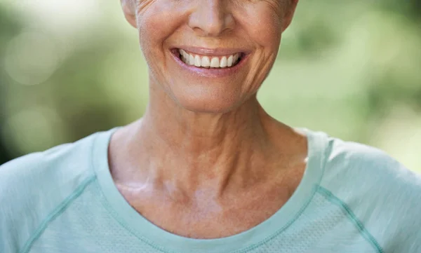 Closeup Shot Unrecognisable Woman Exercising Outdoors — Stock Photo, Image