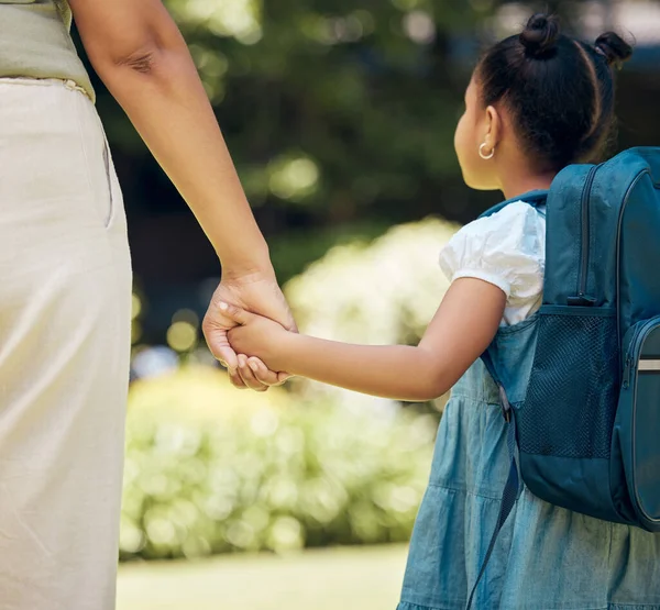 Cropped Shot Little Girl Holding Her Mothers Hand While Walking — Stock Fotó